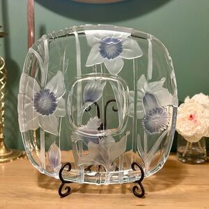 1989 Crystal Clear Studios Narcissus Glass Serving Platter w/ Center Dip Bowl